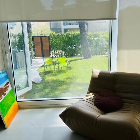 Debora, Lura 3 Gjiri I Lalezit *