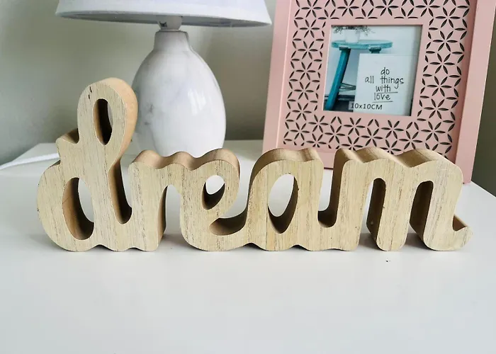 Debora, Lura 3 Gjiri I Lalezit