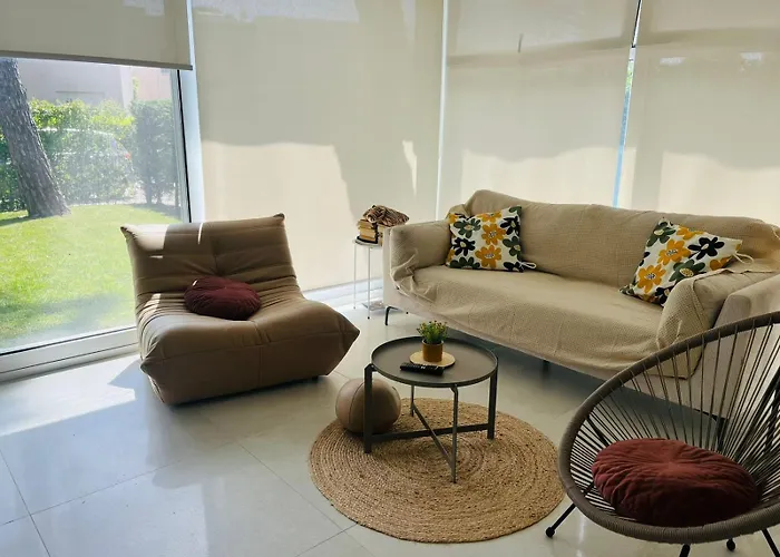 Debora, Lura 3 Gjiri I Lalezit