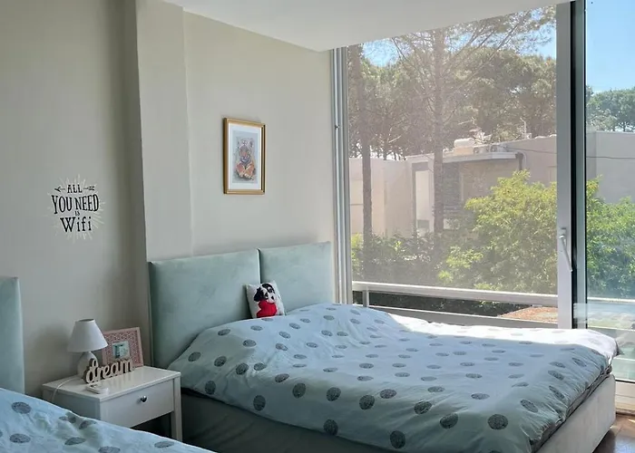 Debora, Lura 3 Gjiri I Lalezit