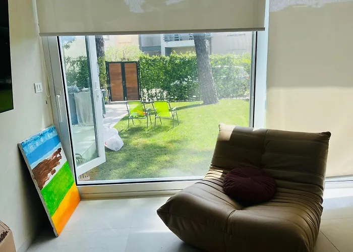 Debora, Lura 3 Gjiri I Lalezit *