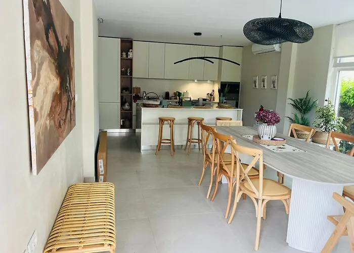 Debora, Lura 3 Gjiri I Lalezit Plazhi San Pietro