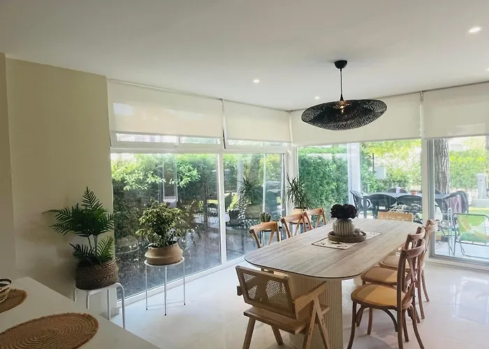 Debora, Lura 3 Gjiri I Lalezit *