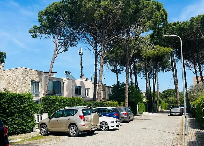 Debora, Lura 3 Gjiri I Lalezit Vakantiehuis *